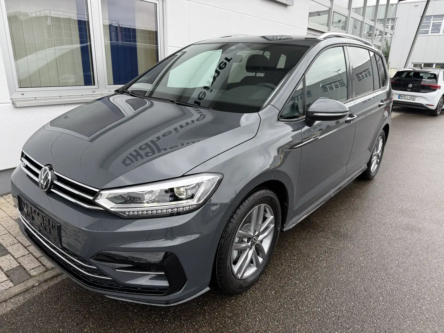 Volkswagen Touran R-Line Comfort BMT ACC/PDC/Kamera/Easy-Open/Sitzh. Grau - 2