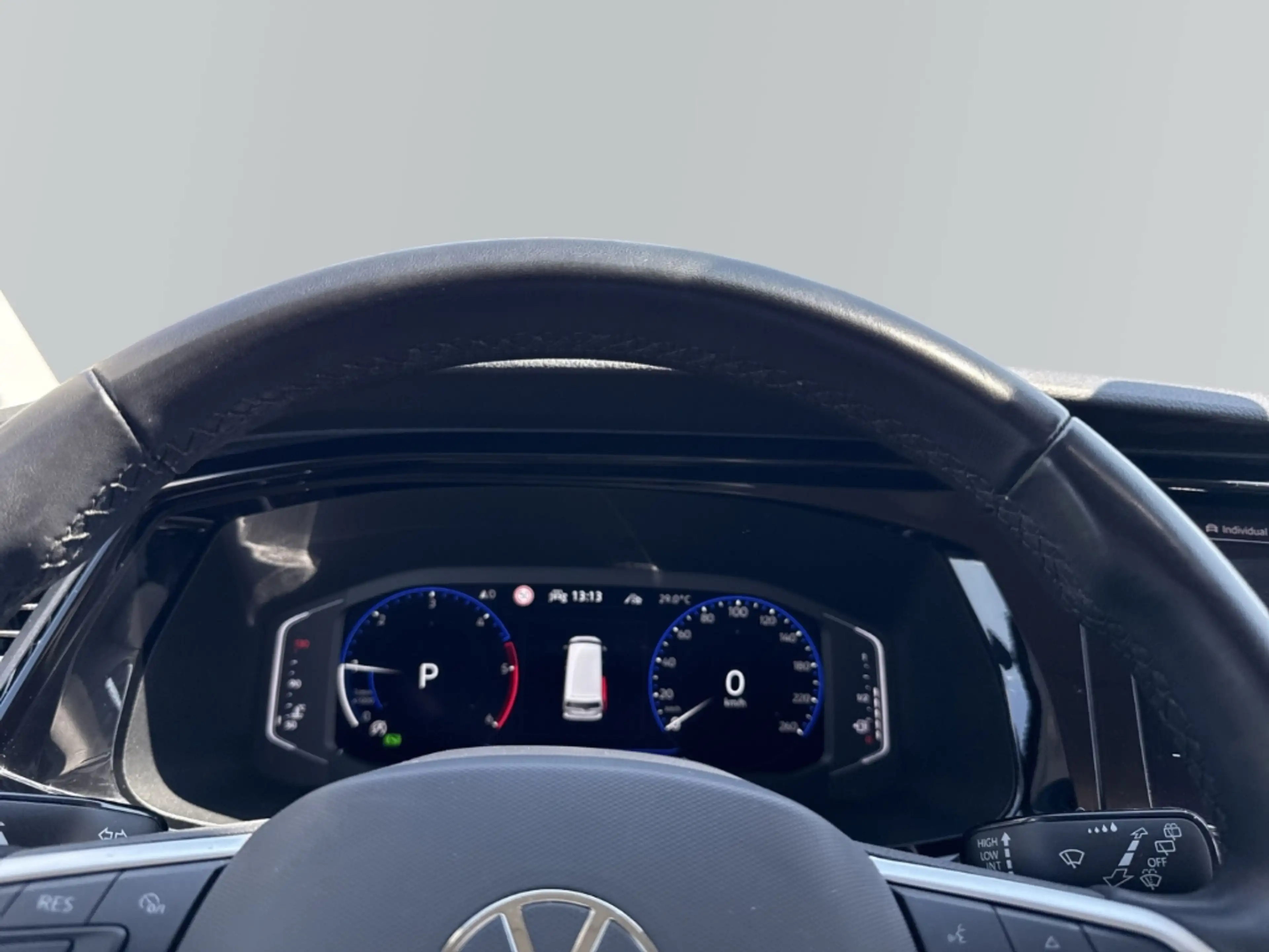 Volkswagen T6.1 Multivan Generation Six 2.0 TDI 4MOTION DSG AD LED SHZ Stan — photo 12