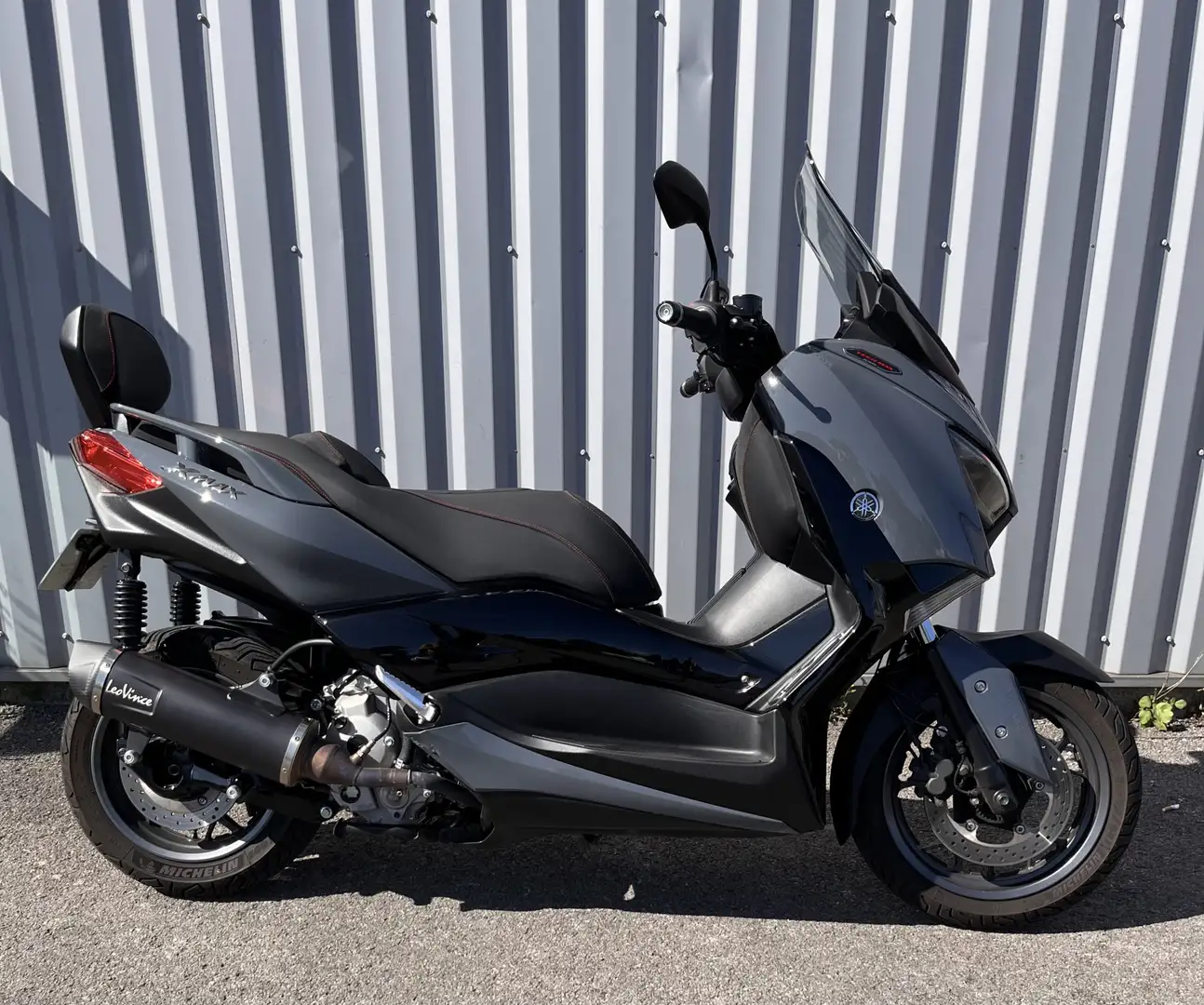 Yamaha X-Max 300 Gris - 1