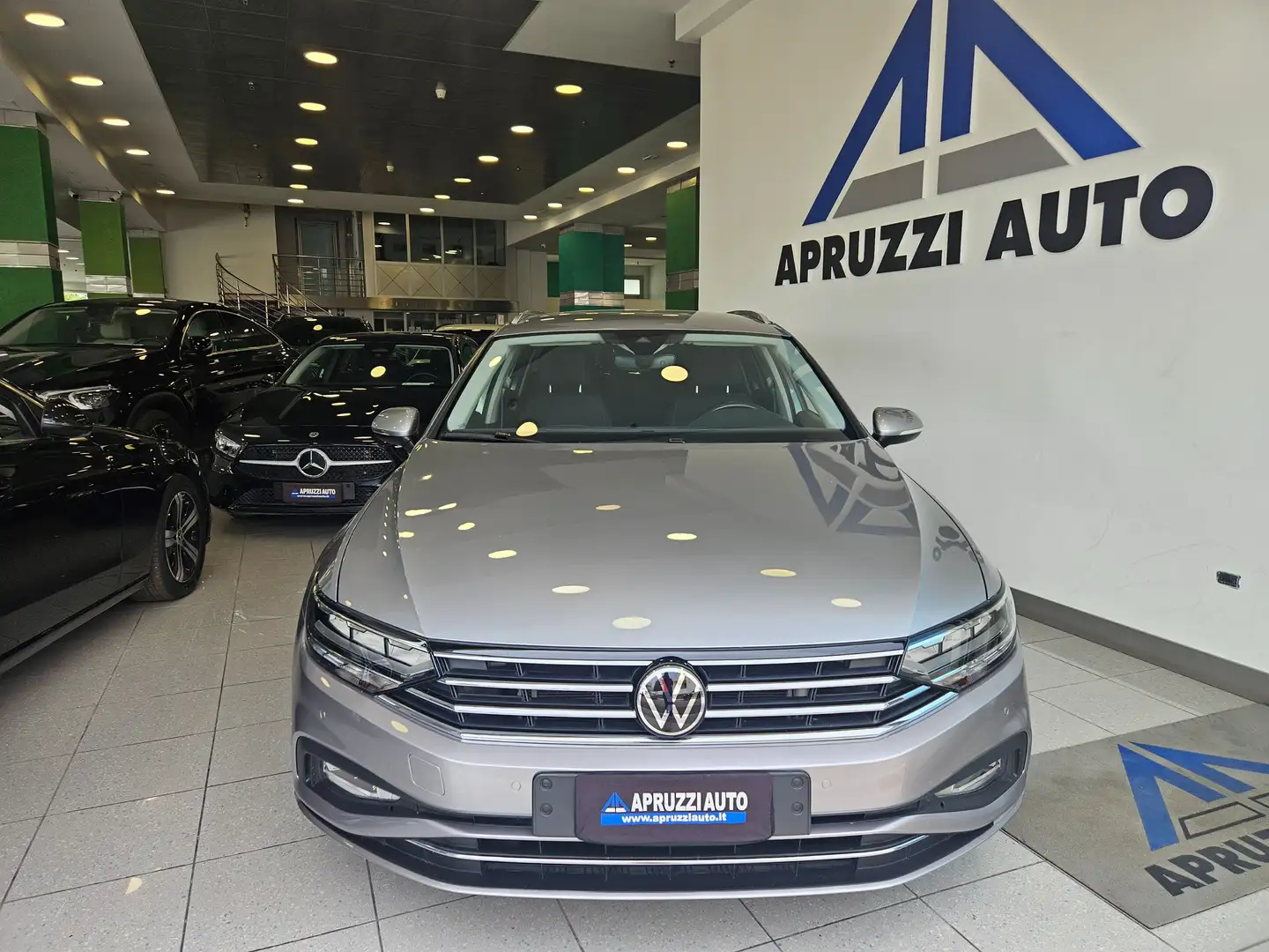 Volkswagen Passat Variant 2.0 tdi Business 150cv dsg SENSORI NAVI Argento - 2