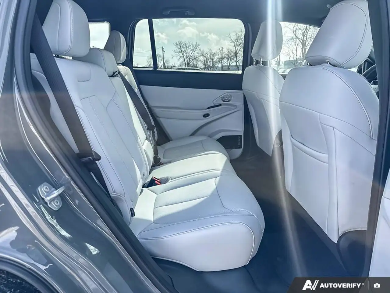 Jeep Cherokee снимка Jeep Cherokee