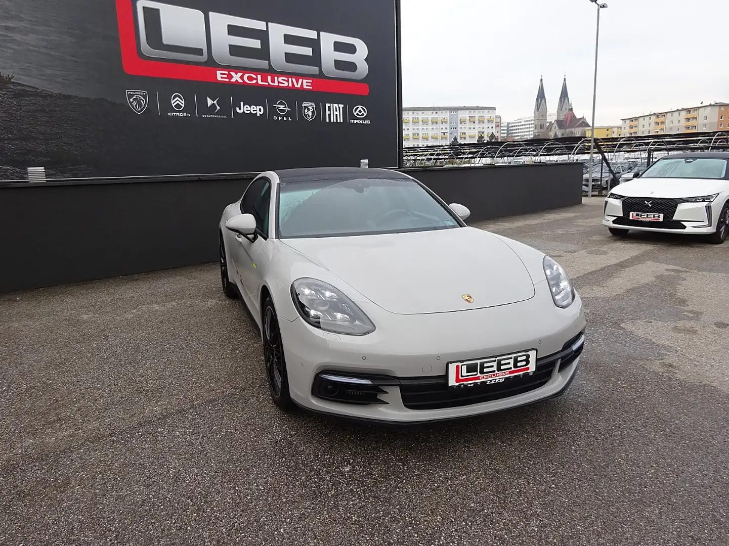 Porsche Panamera 4 E-Hybrid PHEV Aut. Beige - 2