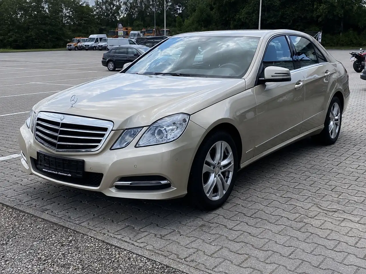 Mercedes-Benz E 200