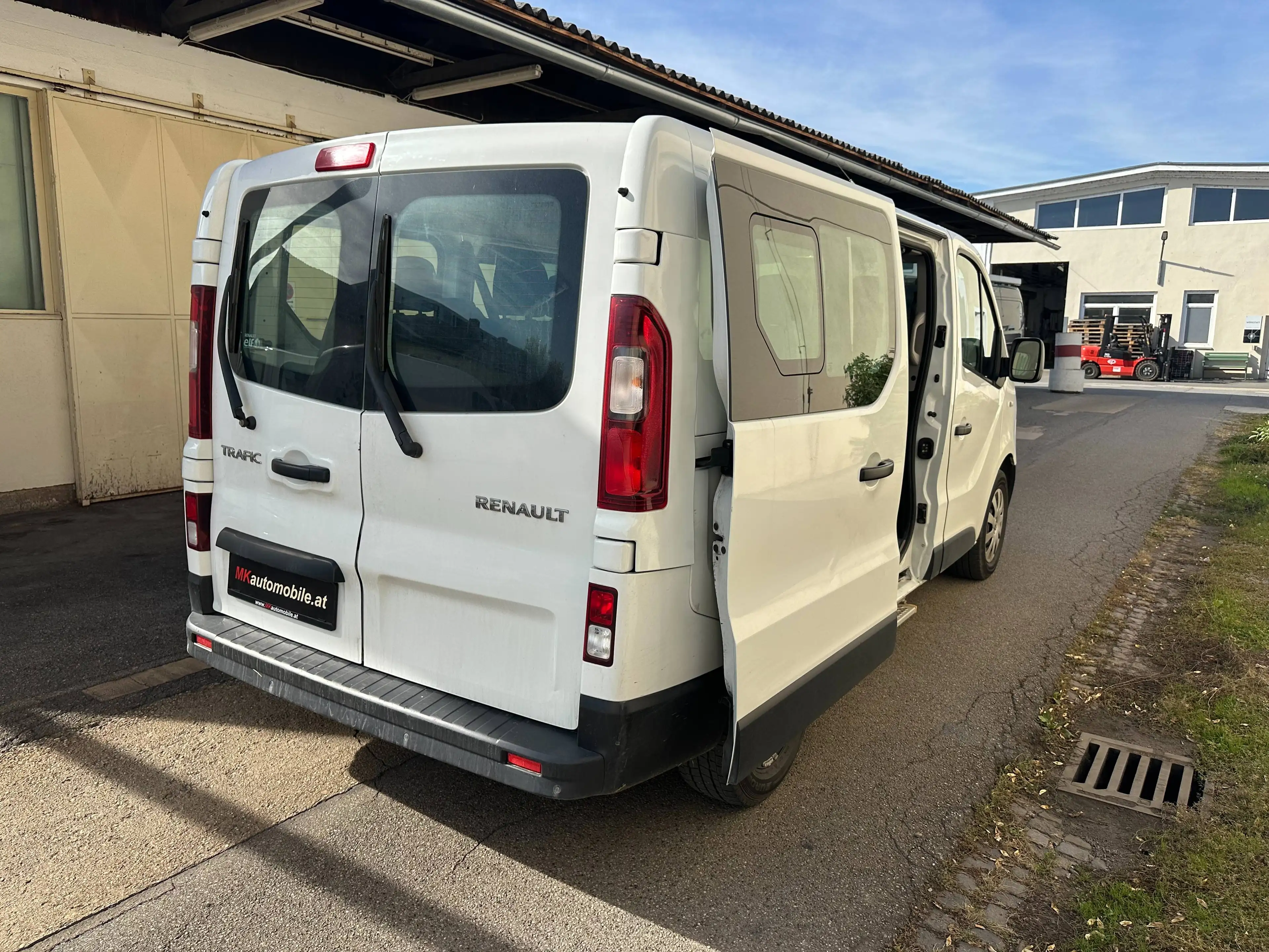 Renault Trafic Trafic Passenger Expression dCi 120 9 SITZE — photo 8