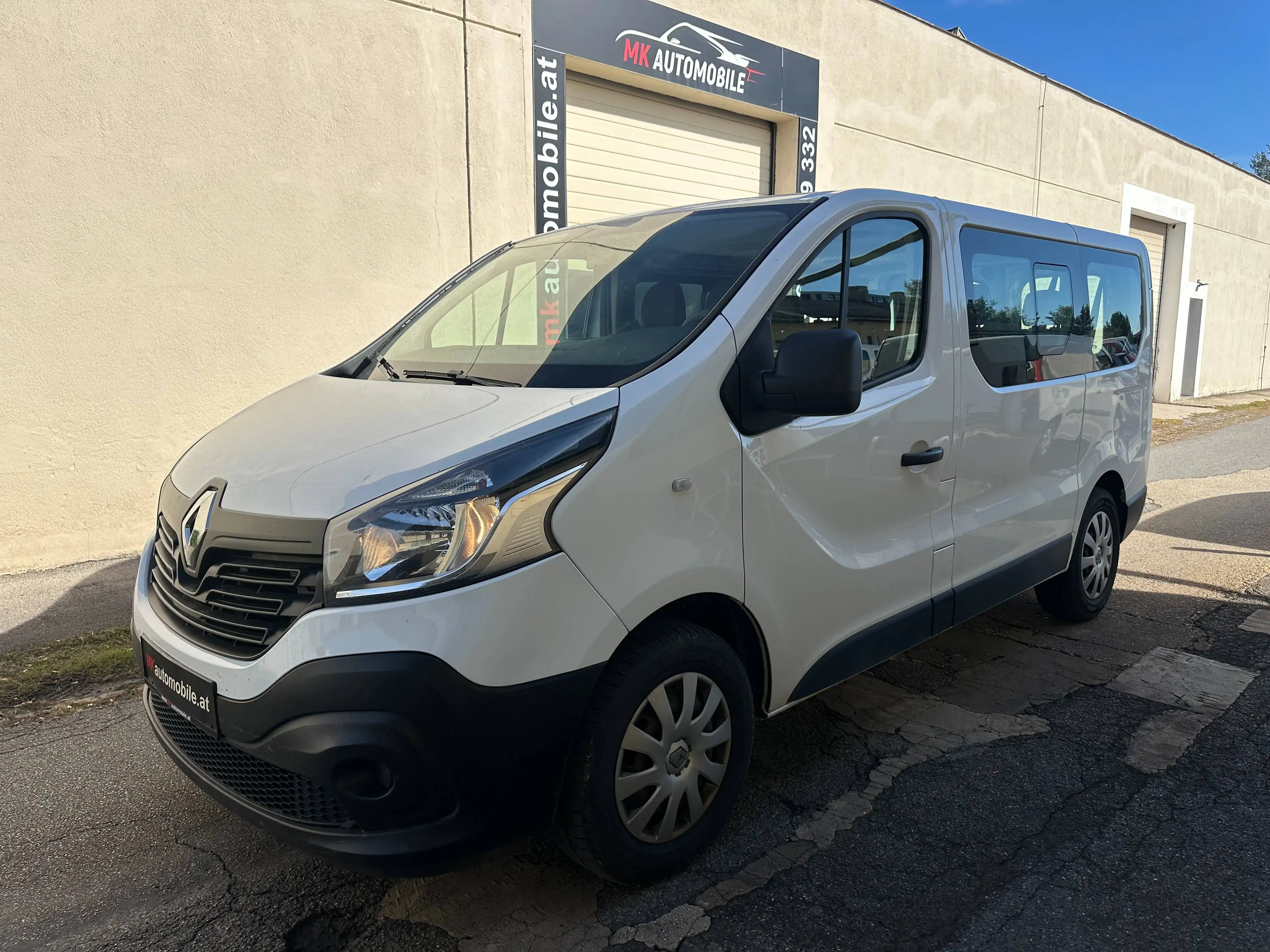 Renault Trafic Trafic Passenger Expression dCi 120 9 SITZE — photo 3