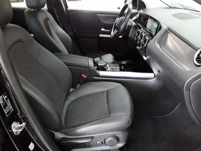 Mercedes-Benz Gla view 8