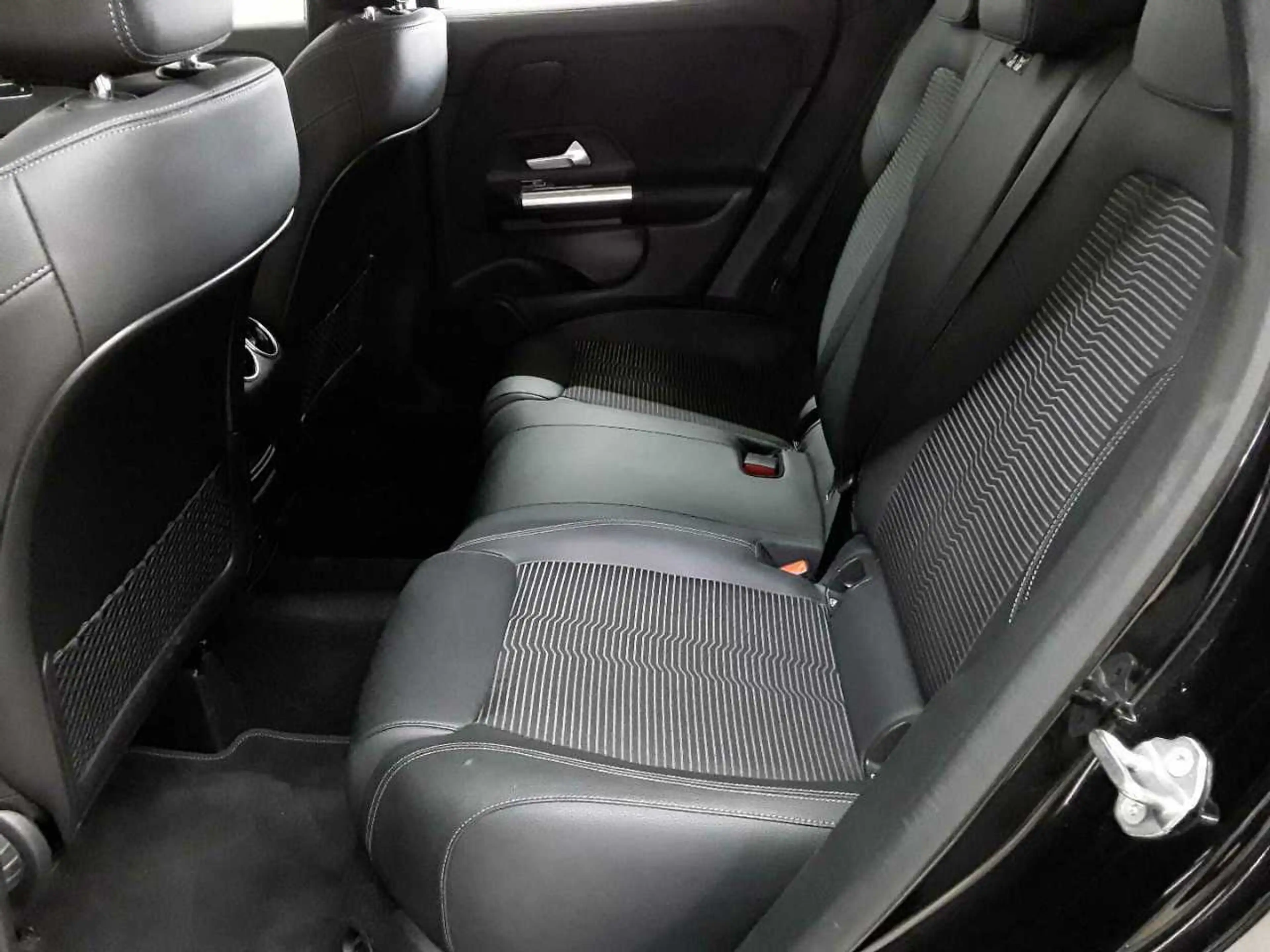 Mercedes-Benz GLA 250 GLA 250-Progressive BusiP PANO KAM StHz — photo 13