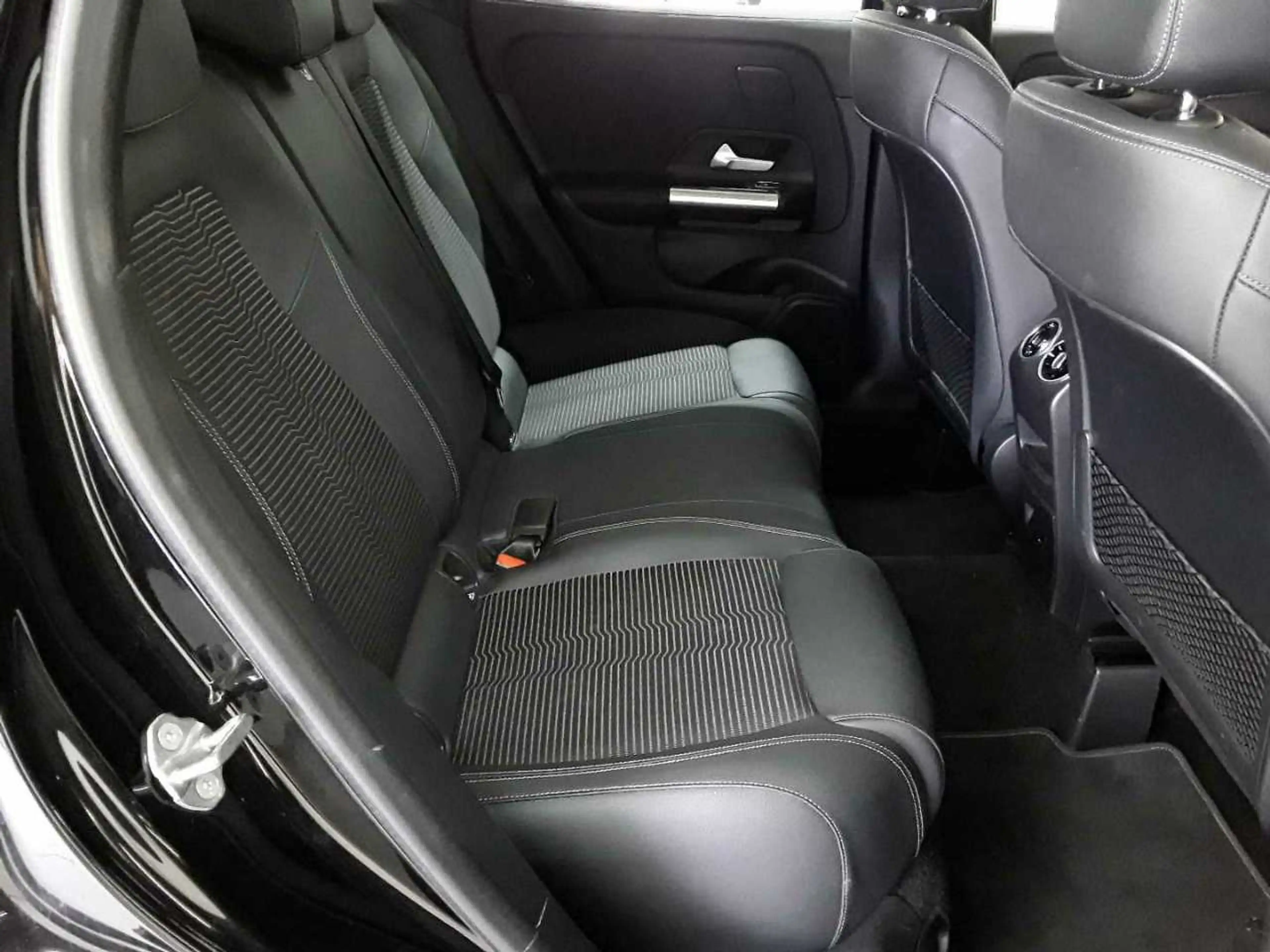 Mercedes-Benz GLA 250 GLA 250-Progressive BusiP PANO KAM StHz — photo 14