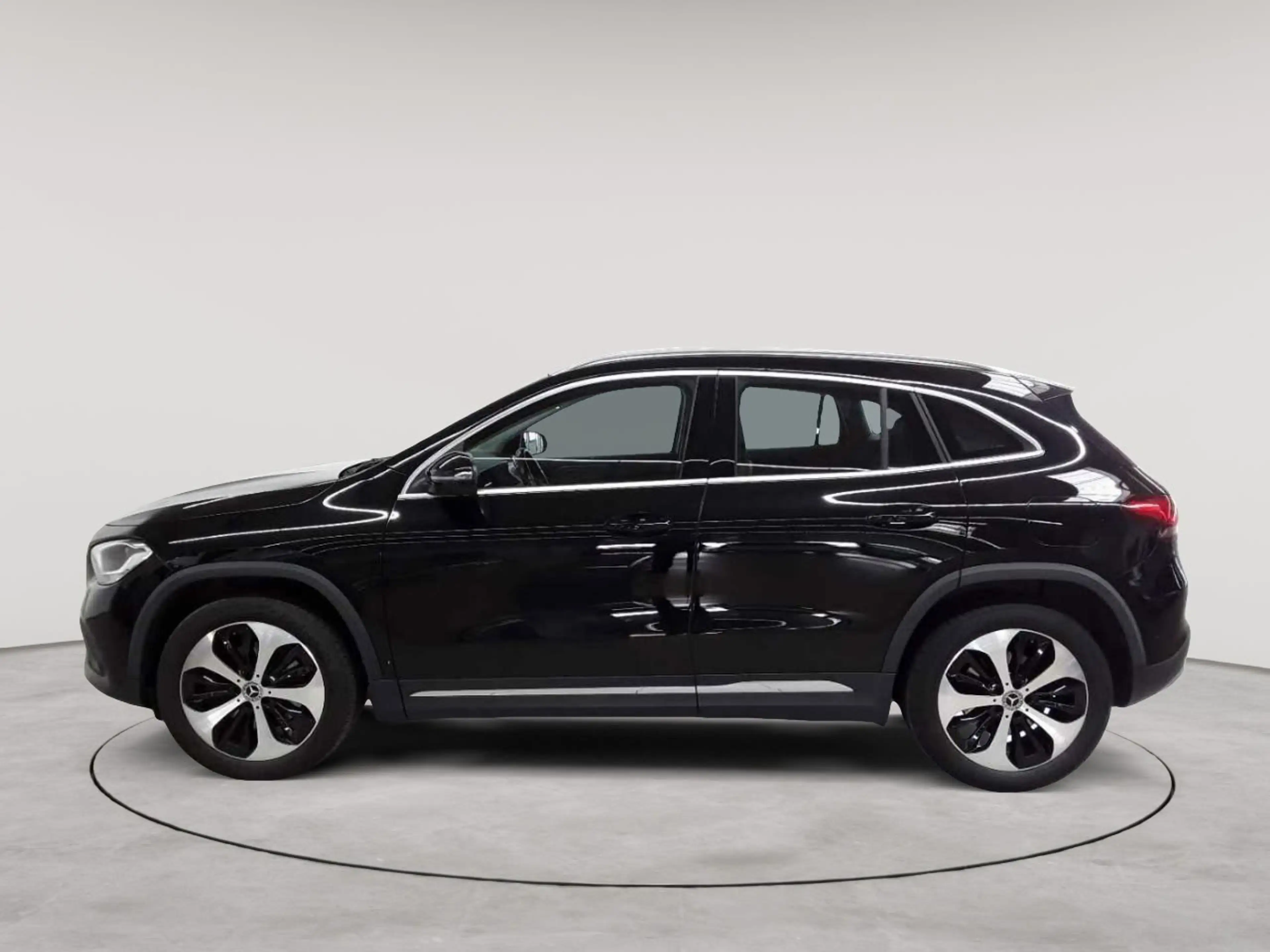 Mercedes-Benz GLA 250 GLA 250-Progressive BusiP PANO KAM StHz — photo 6