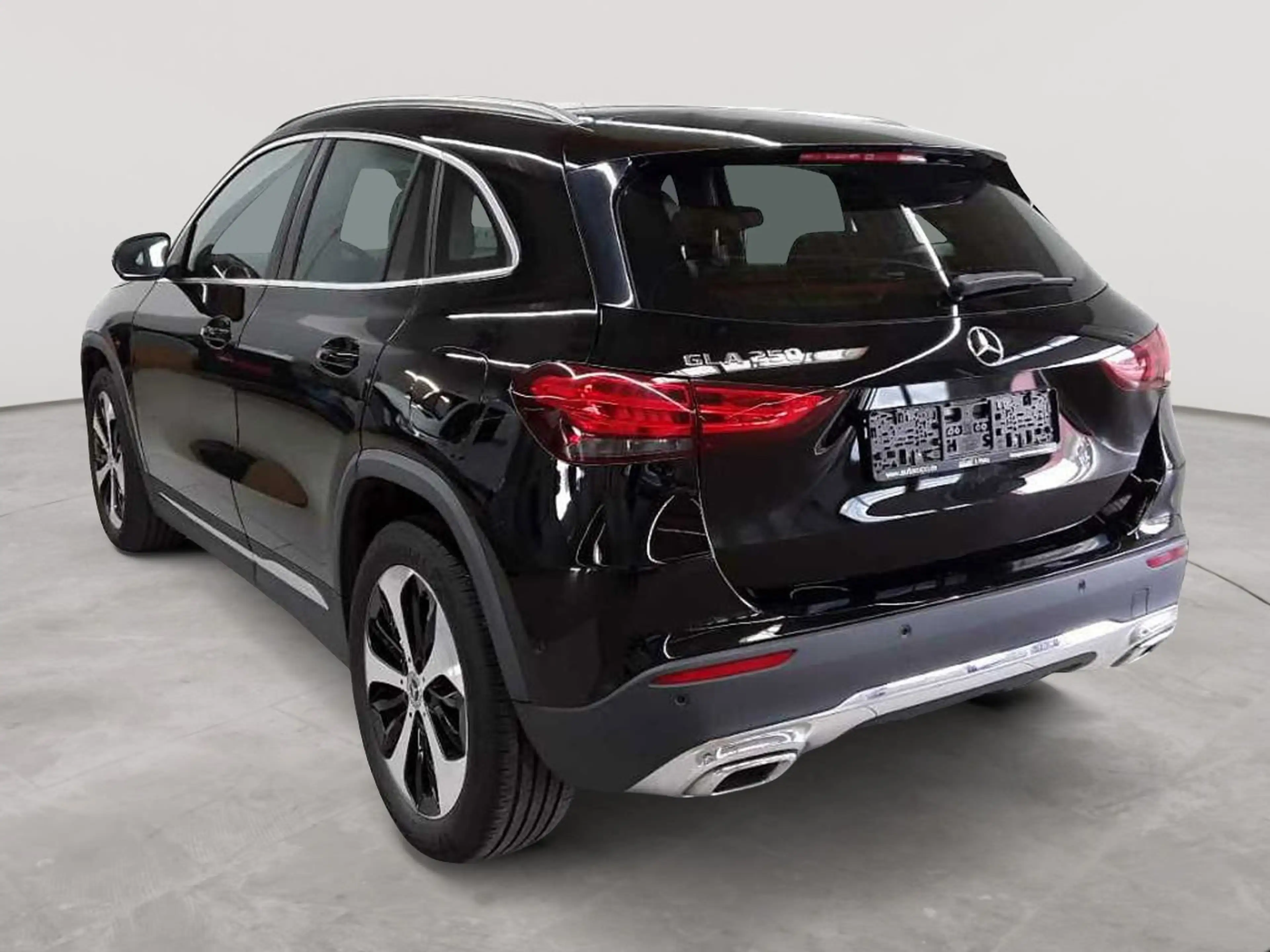 Mercedes-Benz GLA 250 GLA 250-Progressive BusiP PANO KAM StHz — photo 5