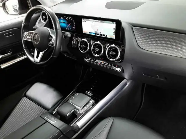 Mercedes-Benz Gla view 9