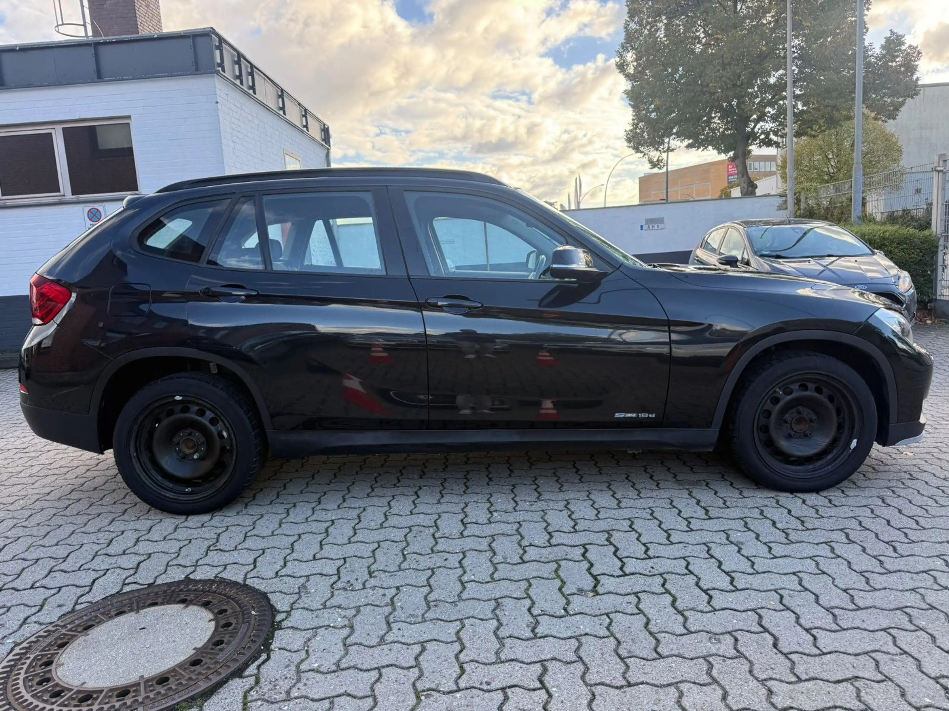 BMW X1 sDrive 18 d AUT.*KLIMAUT*PDC* AHK*EU5* — photo 5