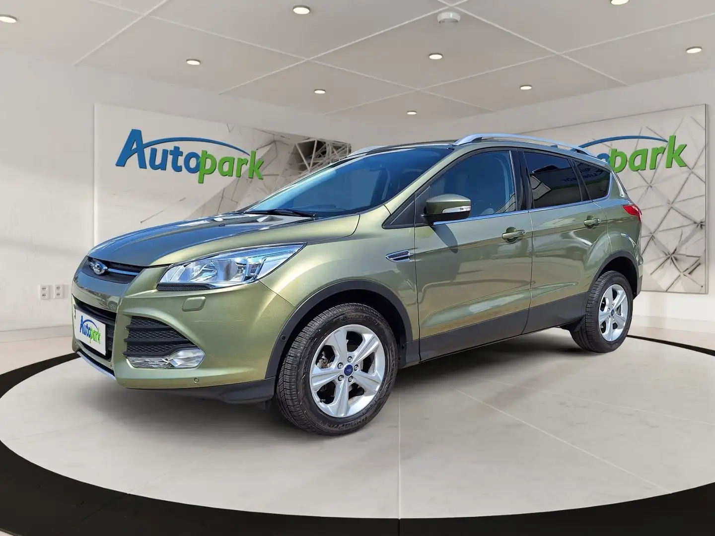Ford Kuga TREND 1.6L ECOBOOST 150PS M6 Trend Grün - 1
