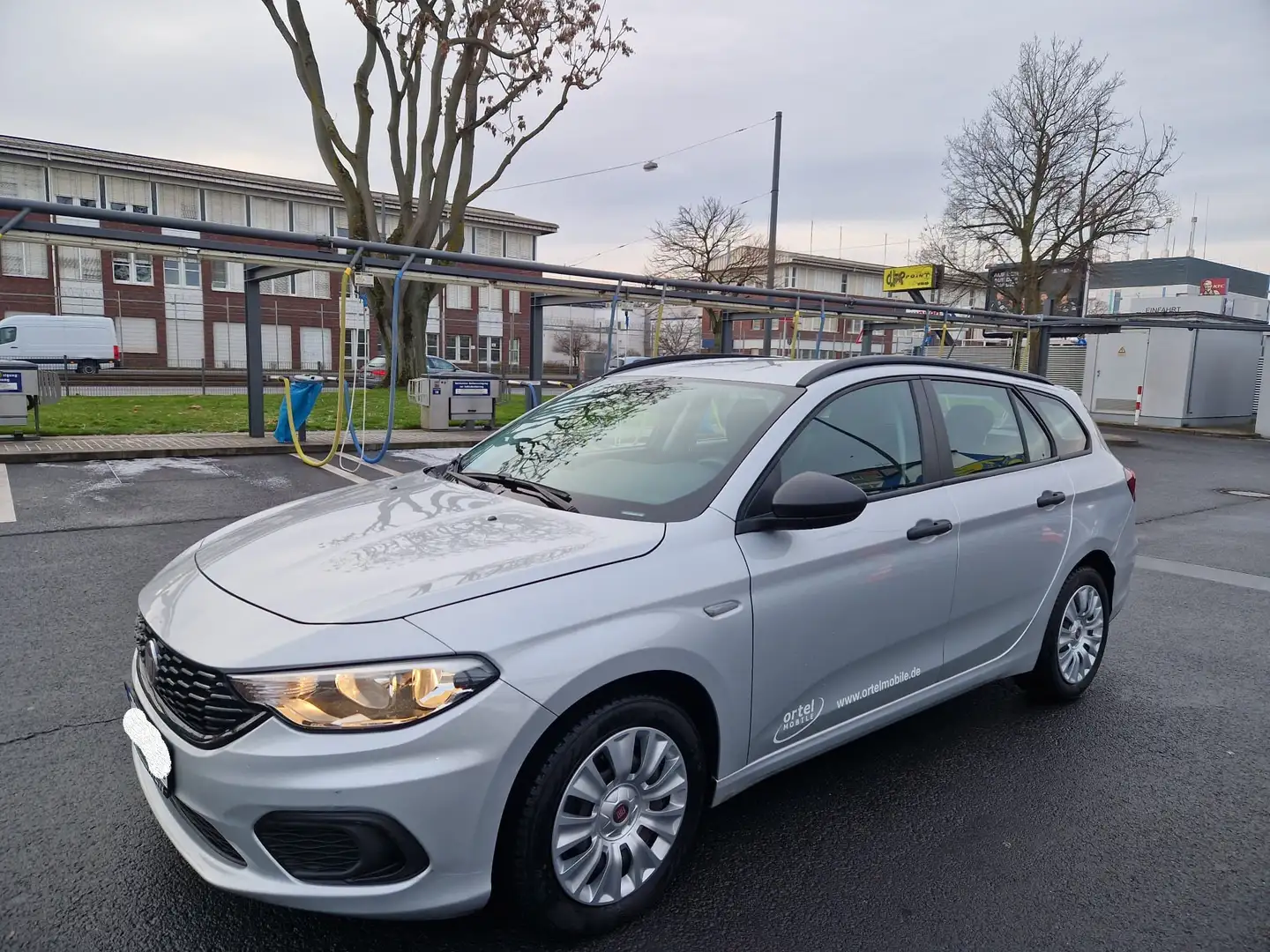Fiat Tipo Tipo Kombi 1.4 16V More Silber - 1