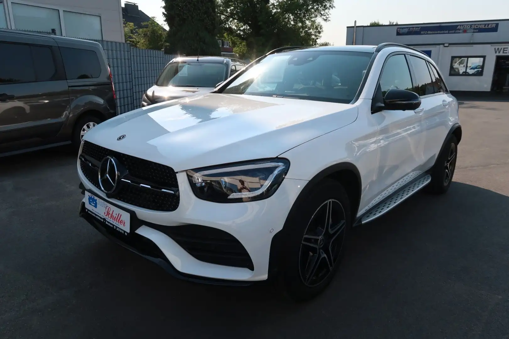Mercedes-Benz GLC 300 d 4Matic # AMG # Zubehör + 20K Weiß - 1