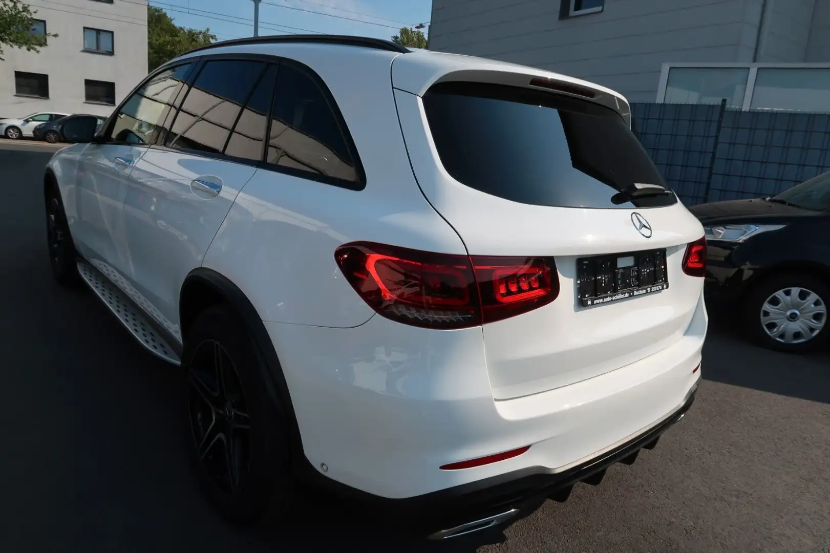 Mercedes-Benz GLC 300 d 4Matic # AMG # Zubehör + 20K Weiß - 2