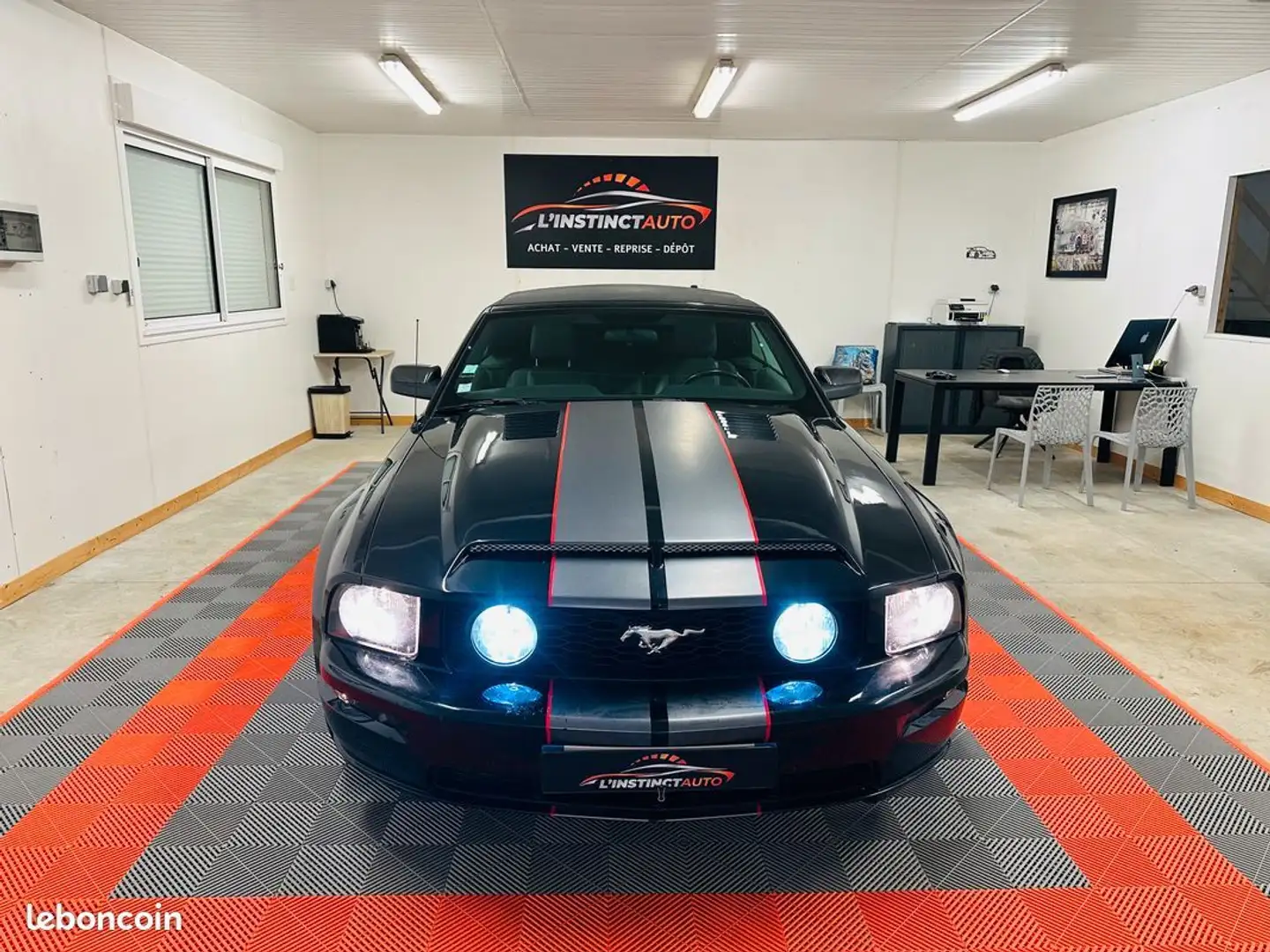Ford Mustang Convertible GT V8 4.6L 300 CH - 2