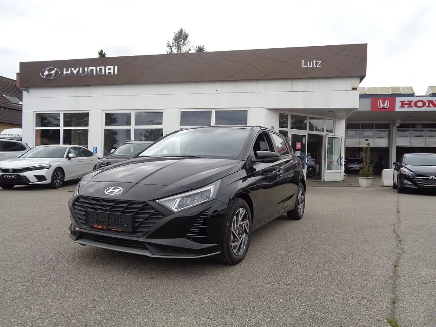 Hyundai i20 1,2 MPI Comfort Line Schwarz - 1