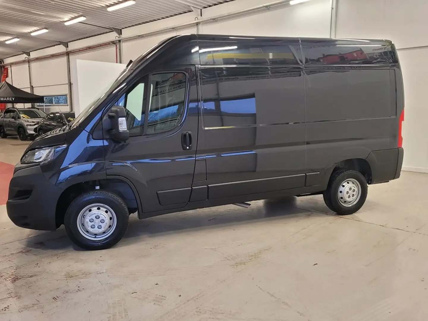 Peugeot Boxer 22 Blue Hdi 140 pk  L2H2  335 Grijs - 2