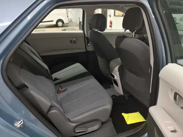 Hyundai Ioniq view 14