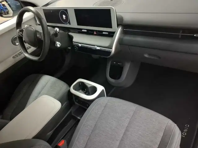 Hyundai Ioniq view 9
