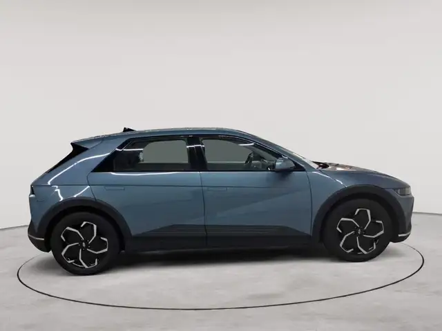 Hyundai Ioniq view 3