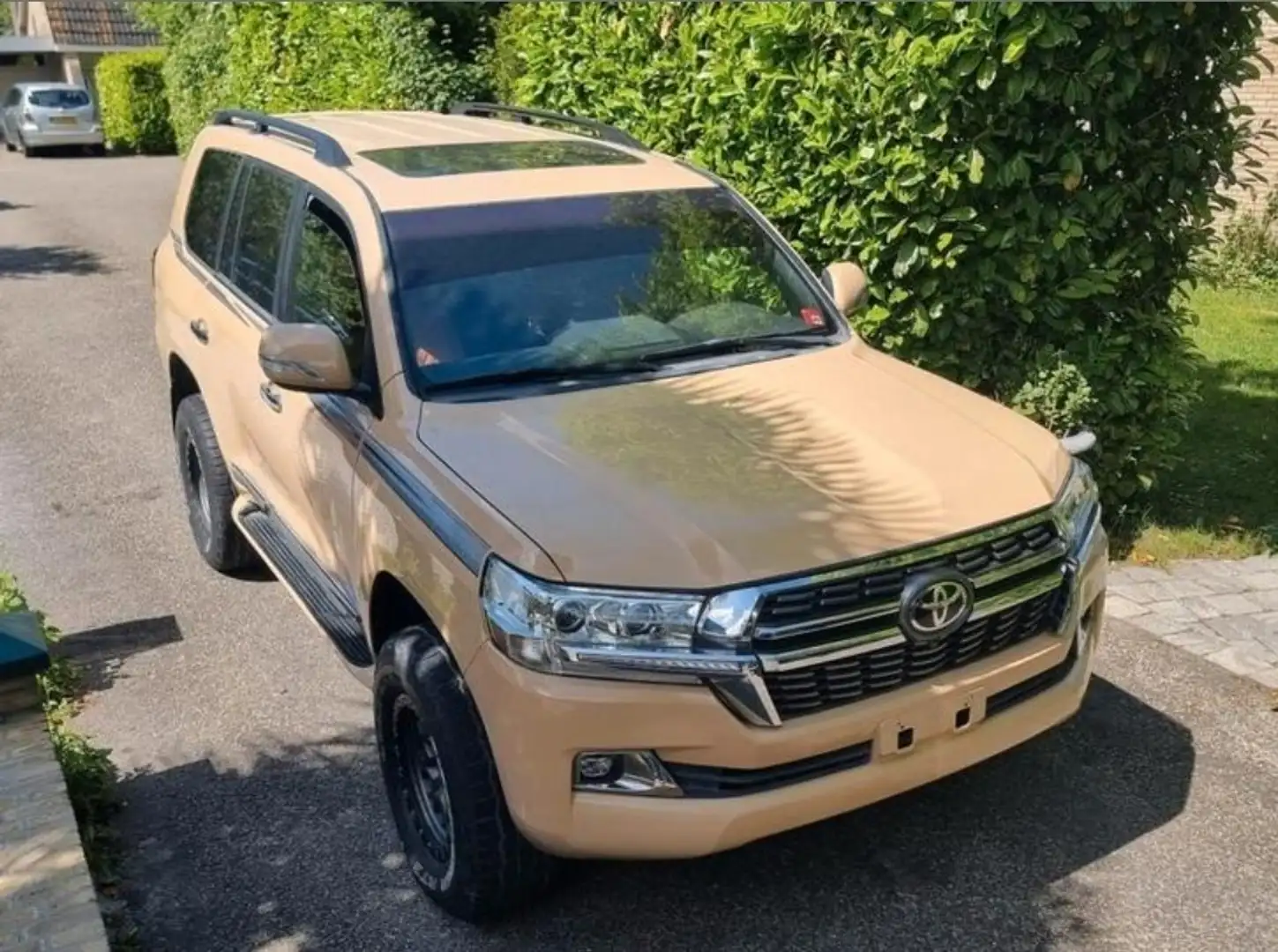 Toyota Land Cruiser V8 Executive Benzine - 1