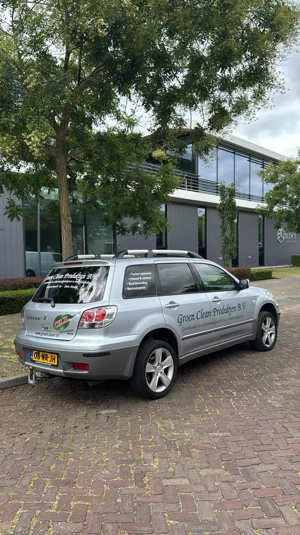 Mitsubishi Outlander 2.0 Sport 4WD Warr. Сірий - 2