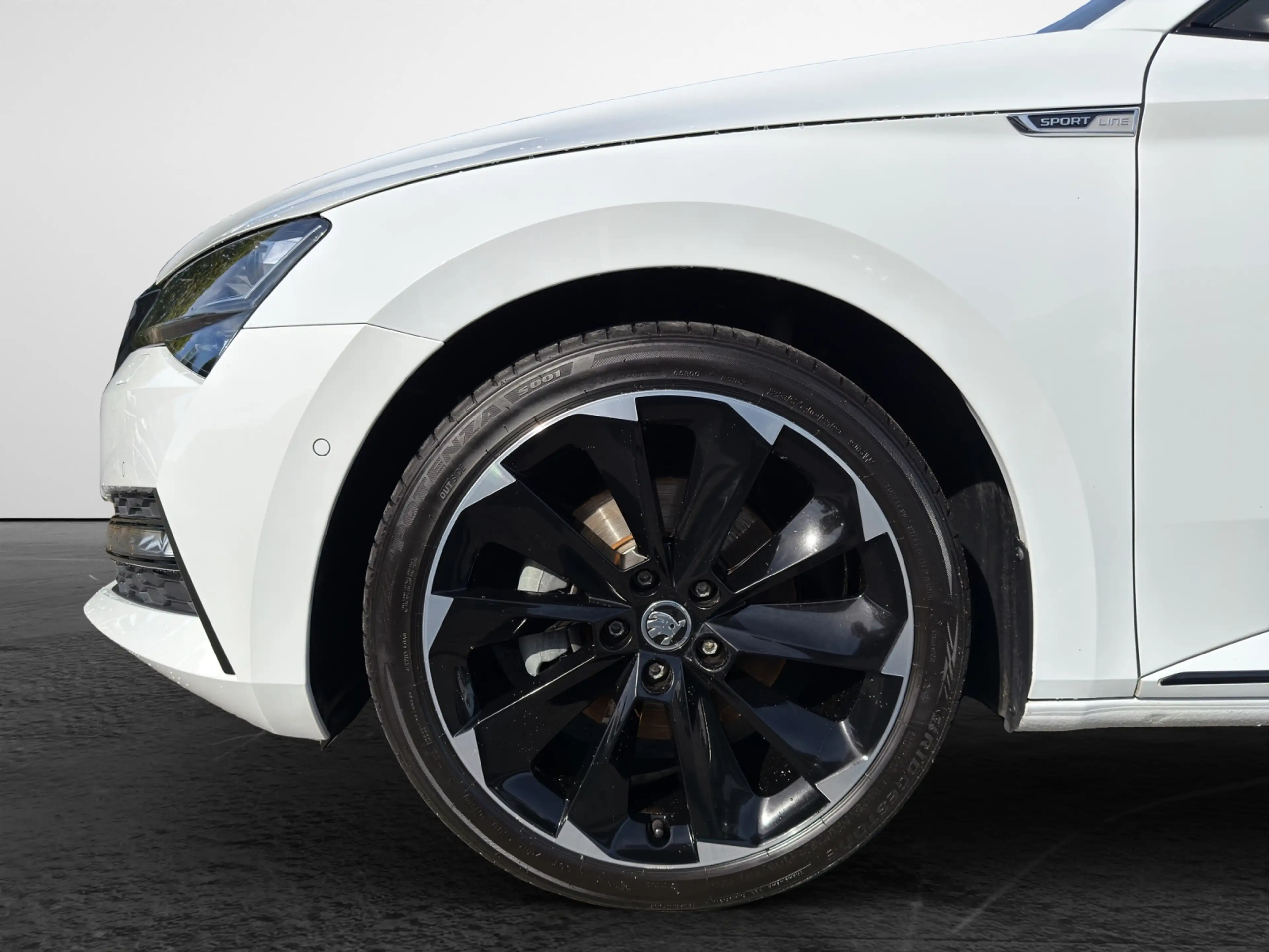 Skoda Superb Combi 1.4 TSI iV Sportline — photo 5