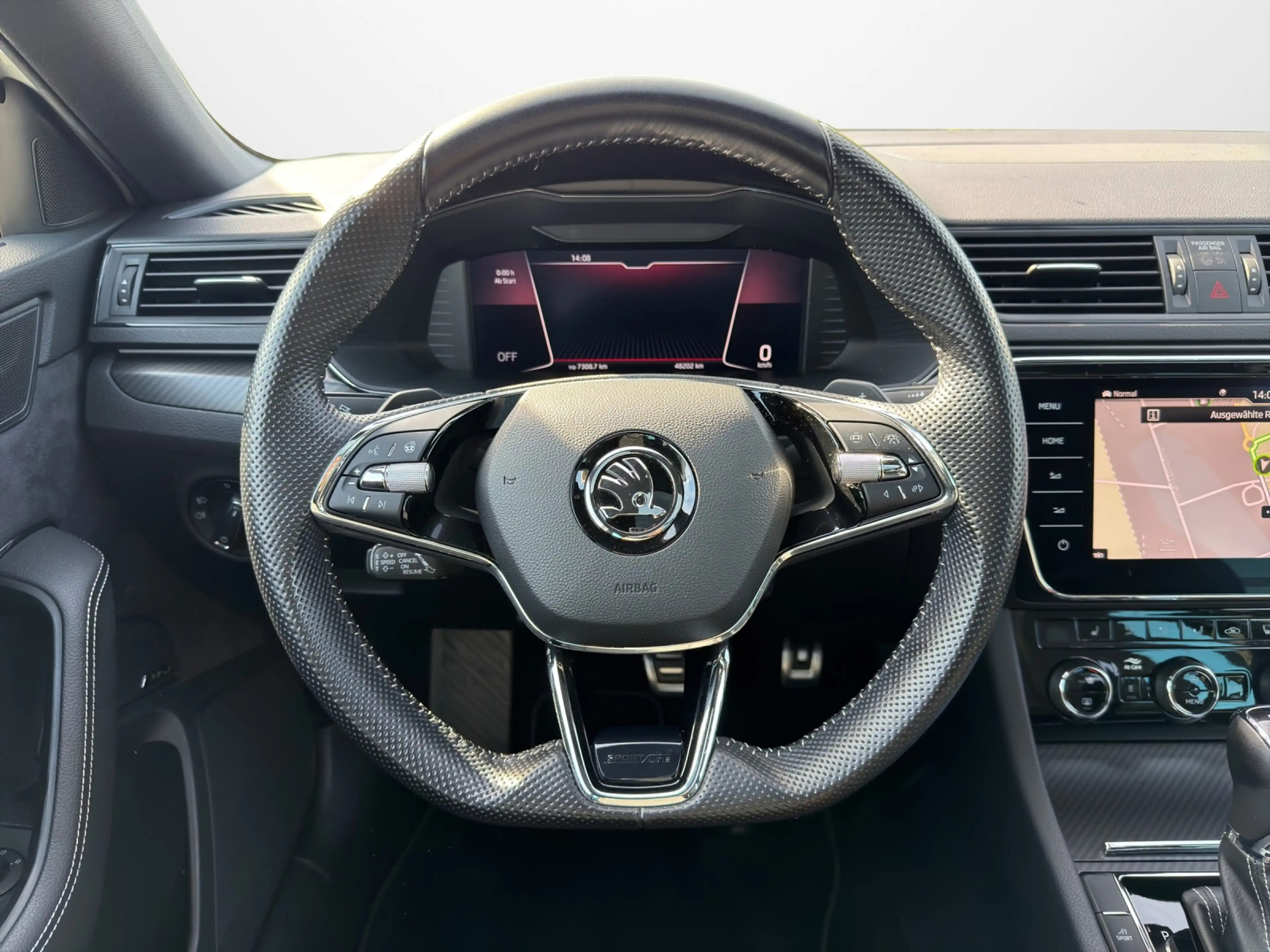 Skoda Superb Combi 1.4 TSI iV Sportline — photo 9