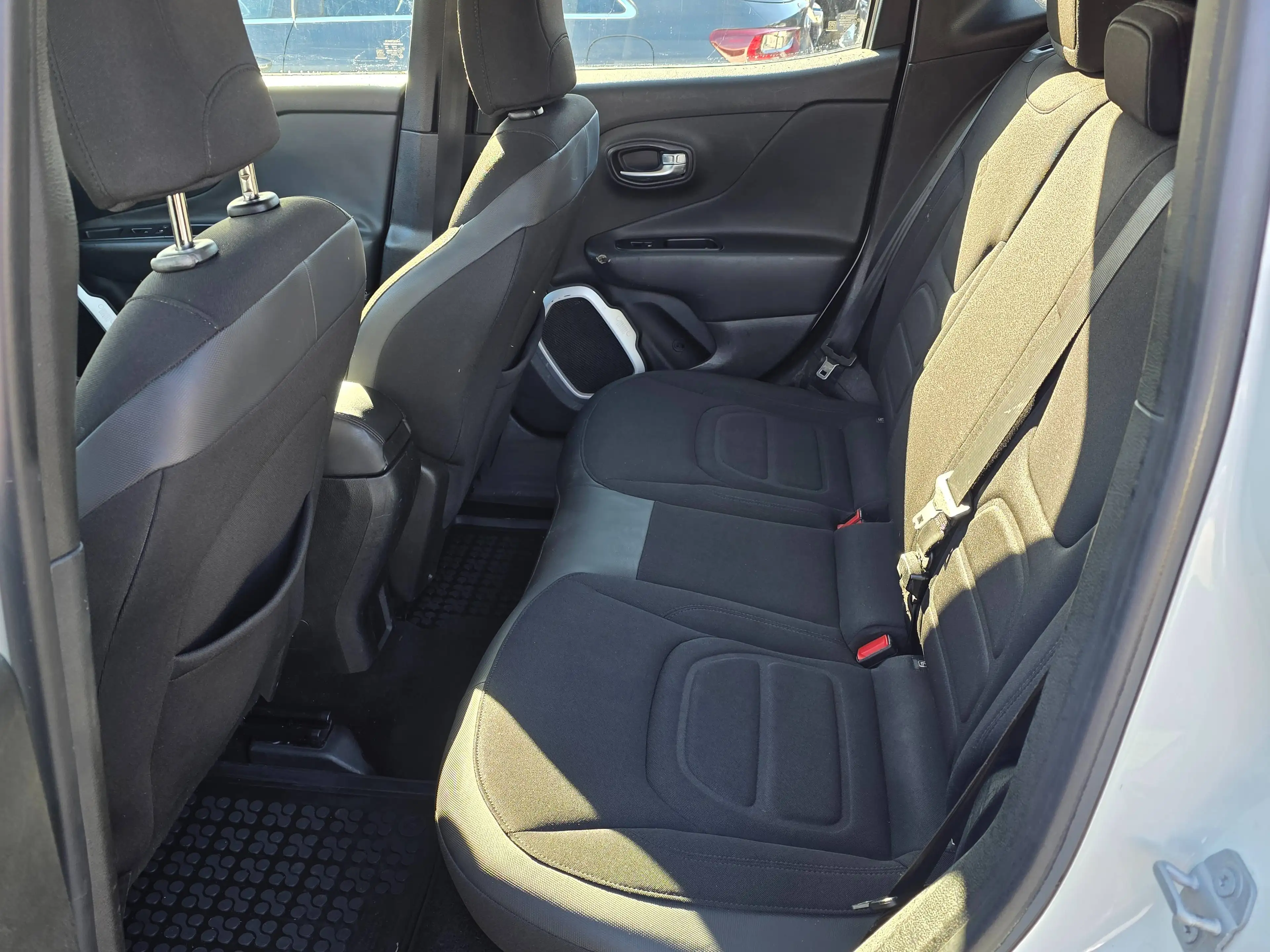 Jeep Renegade Renegade 2.0 MultiJet Limited/4x4/AHK/Navi/Sitzh/Eu6 — photo 13