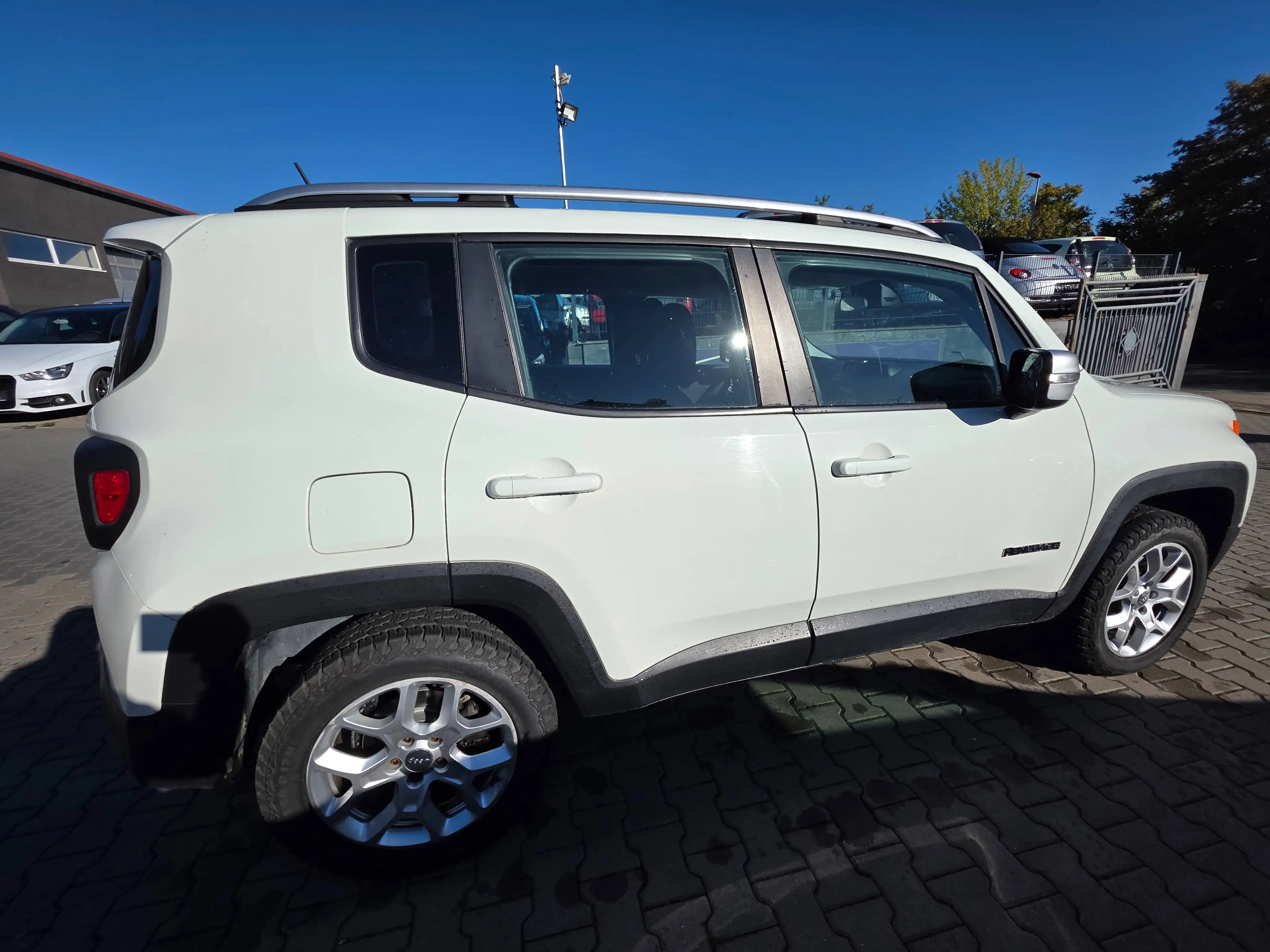 Jeep Renegade Renegade 2.0 MultiJet Limited/4x4/AHK/Navi/Sitzh/Eu6 — photo 4