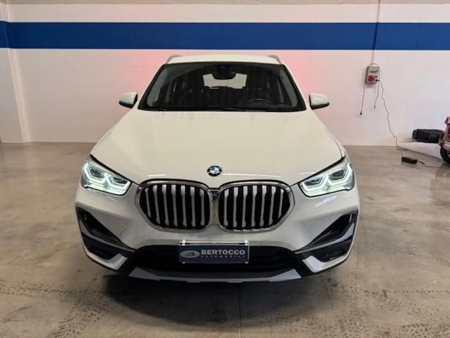 BMW X1 sdrive18d xLine Plus auto Bianco - 2