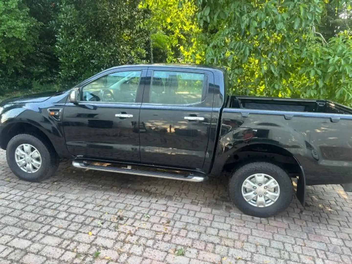 Ford Ranger 2.2 tdci double cab XLT   4x4 Zwart - 1