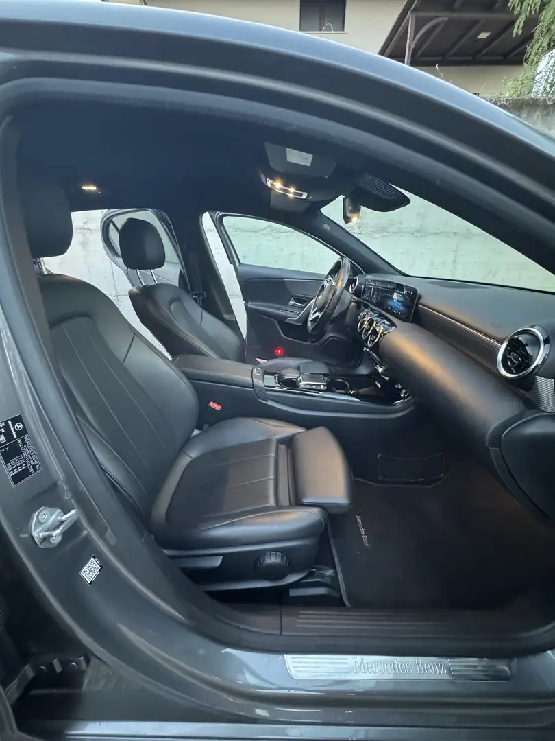 Mercedes-Benz A 180 d Sport Extra auto Grigio - 2