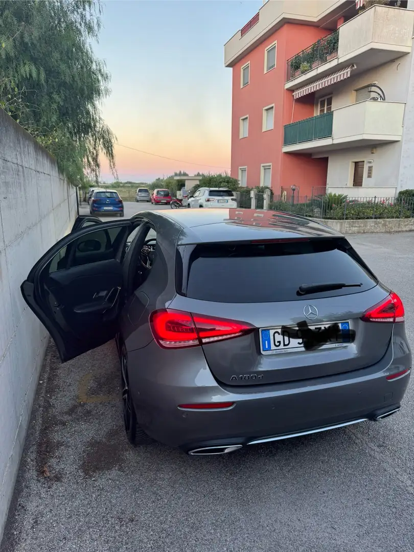 Mercedes-Benz A 180 d Sport Extra auto Grigio - 1