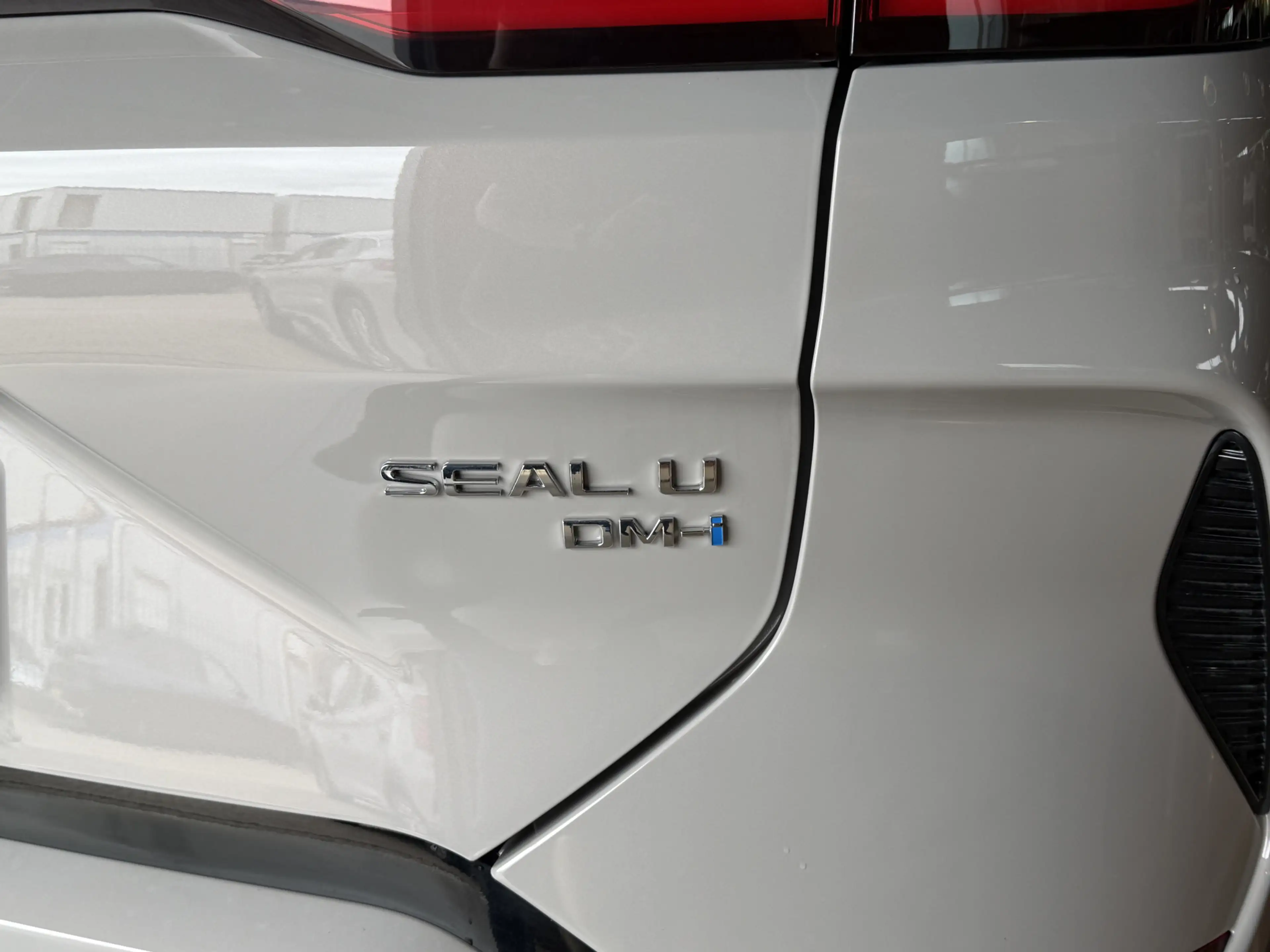 BYD Seal U 1.5 T DM-i DESIGN AWD 325 PK 4X4 | AWD | BLACK OF — photo 8