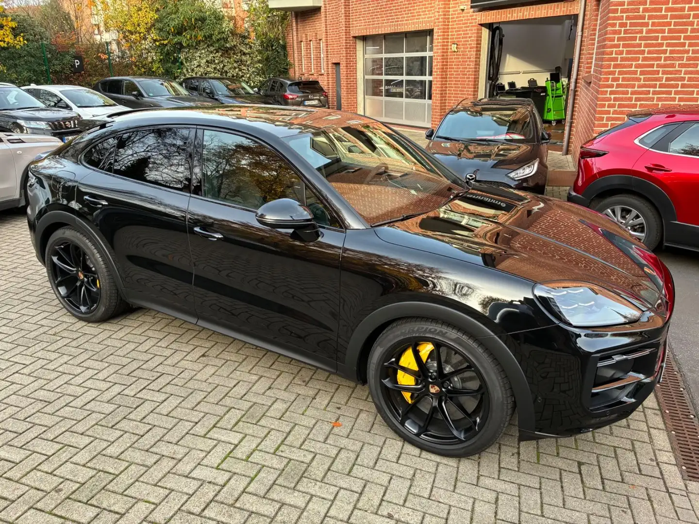Porsche Cayenne Coupe GTS Leichtbau Sport-Paket Ceramic Noir - 2