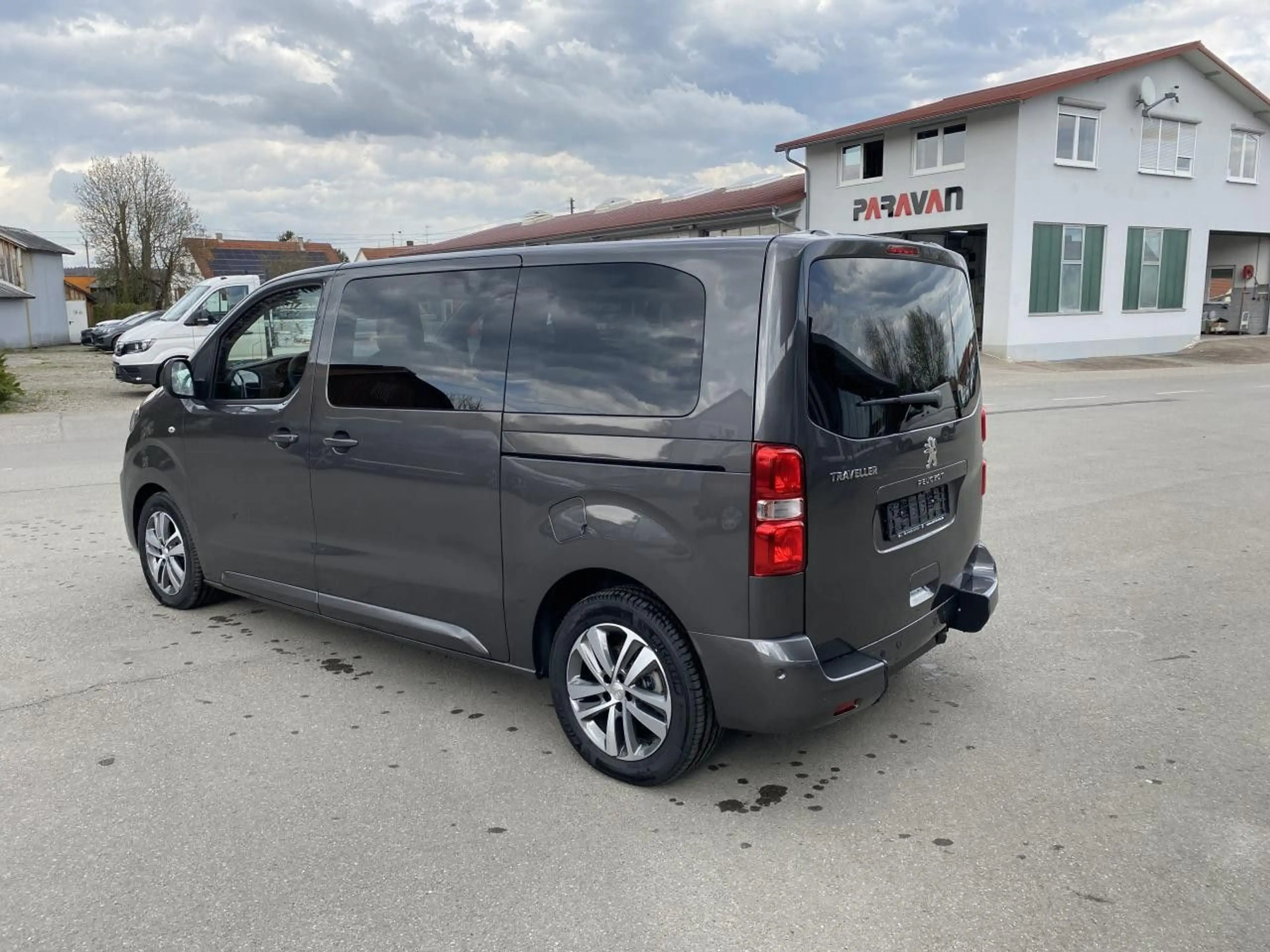 Peugeot Traveller L2 Active 2.0 BlueHDi 145 EAT8 Klima — photo 6