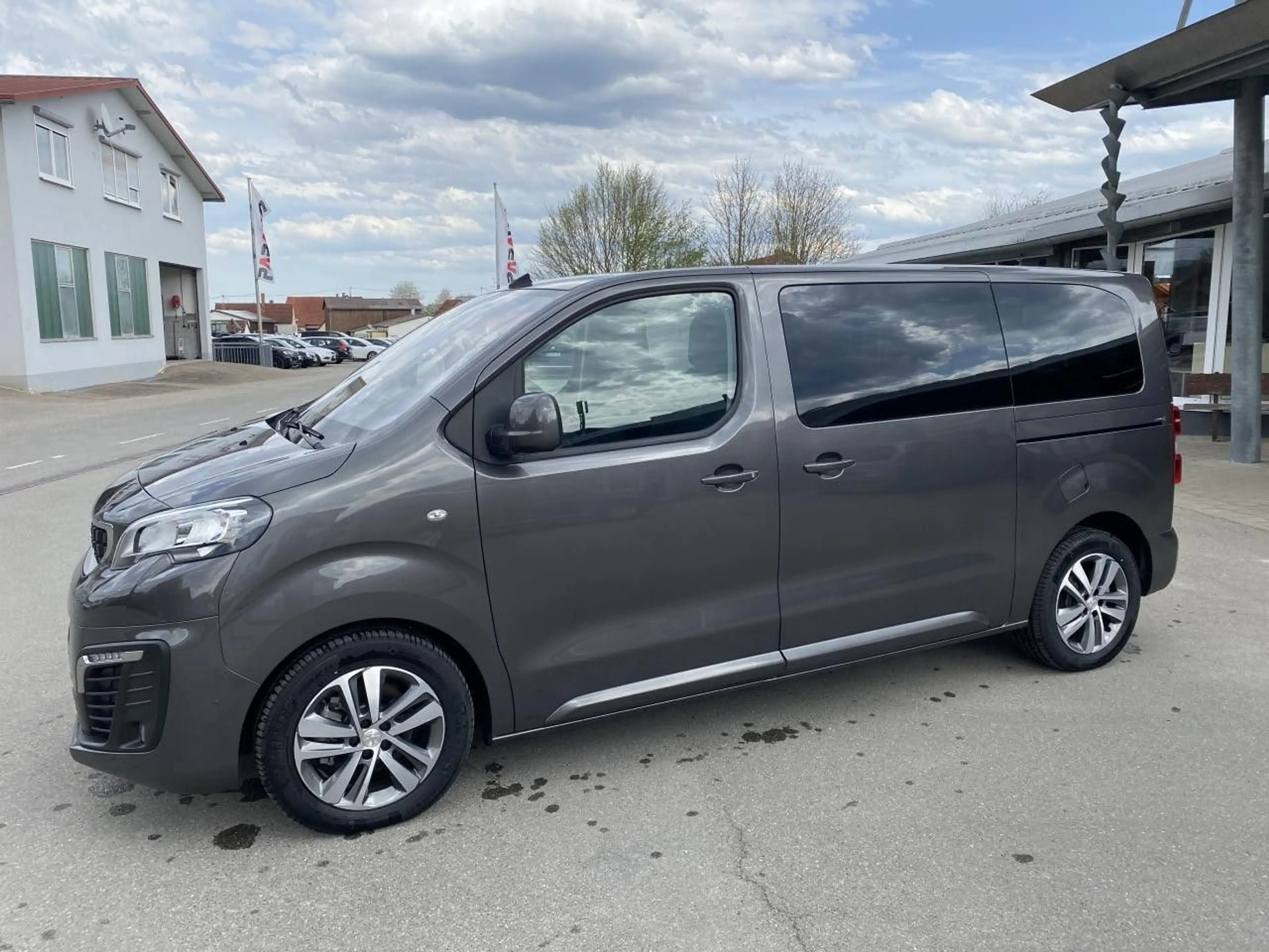 Peugeot Traveller L2 Active 2.0 BlueHDi 145 EAT8 Klima — photo 7