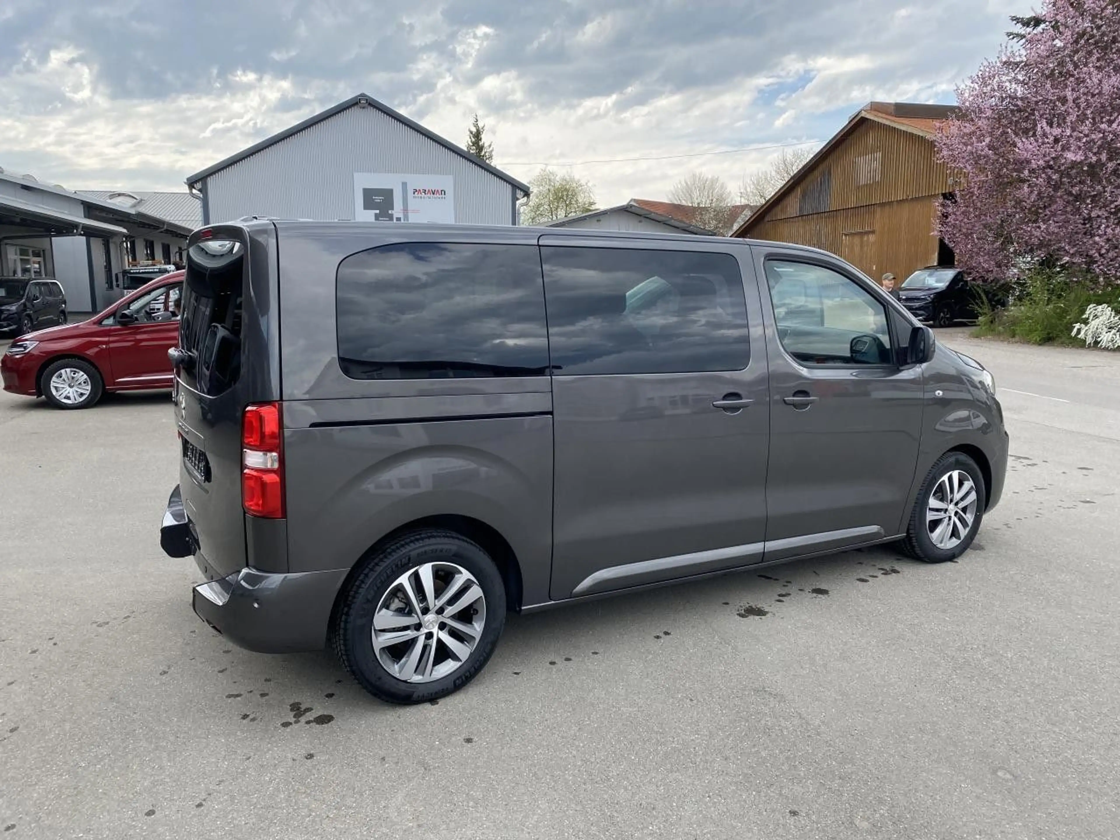 Peugeot Traveller L2 Active 2.0 BlueHDi 145 EAT8 Klima — photo 3