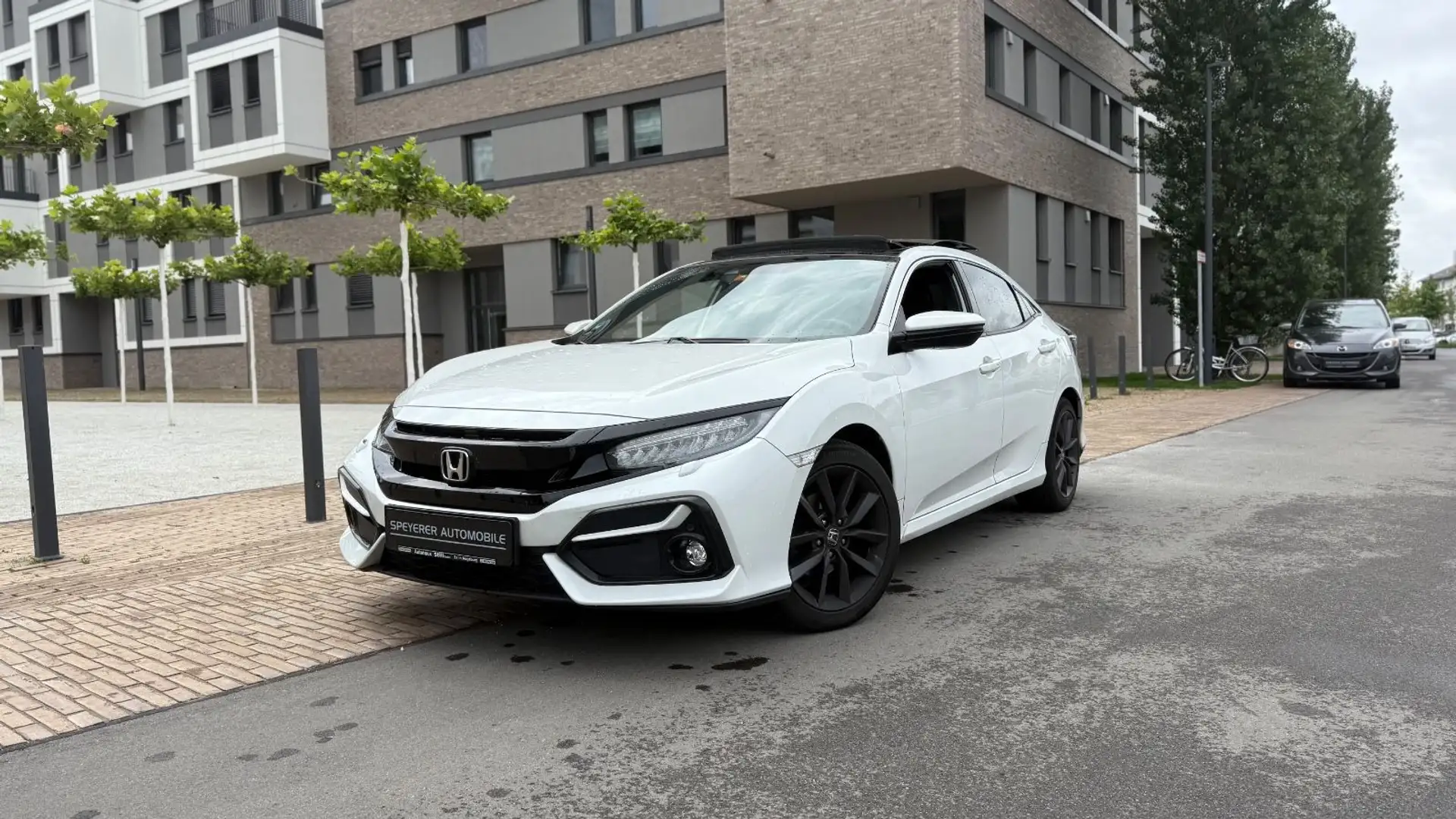 Honda Civic Lim. 5-trg. 1.0 Executive|NAVI|PANORAMA| Weiß - 2