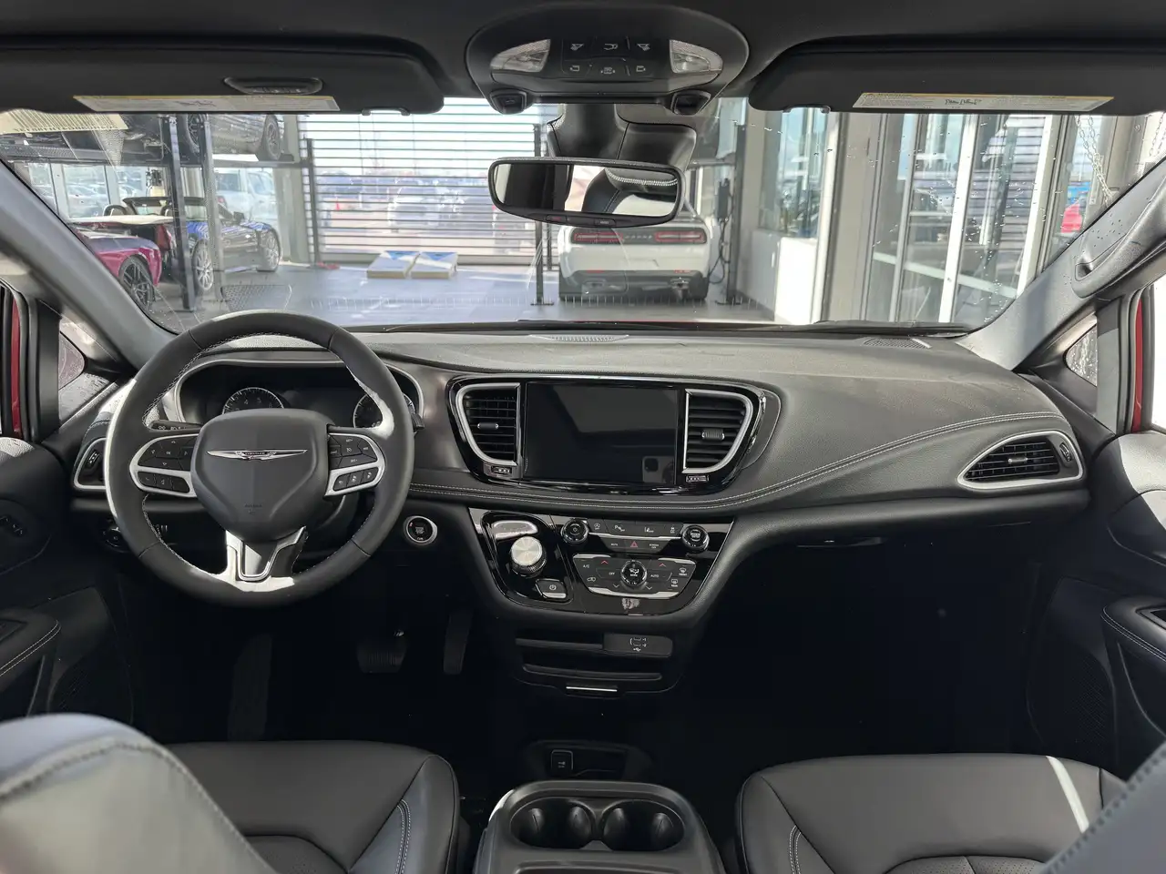 Chrysler Pacifica снимка Chrysler Pacifica