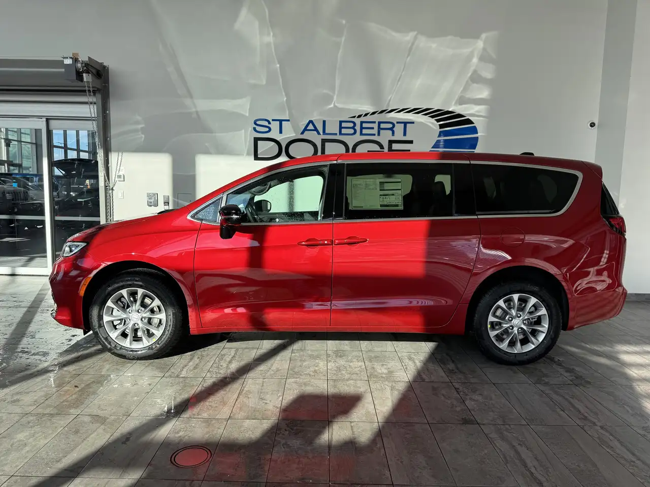 Chrysler Pacifica снимка Chrysler Pacifica