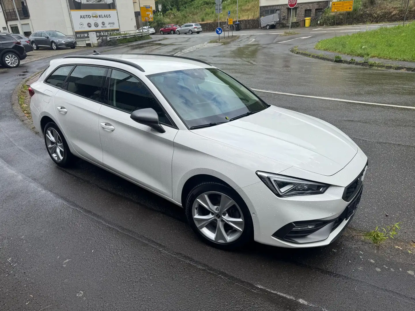 SEAT Leon Sportstourer FR e-Hybrid ACC Lange Weiß - 1