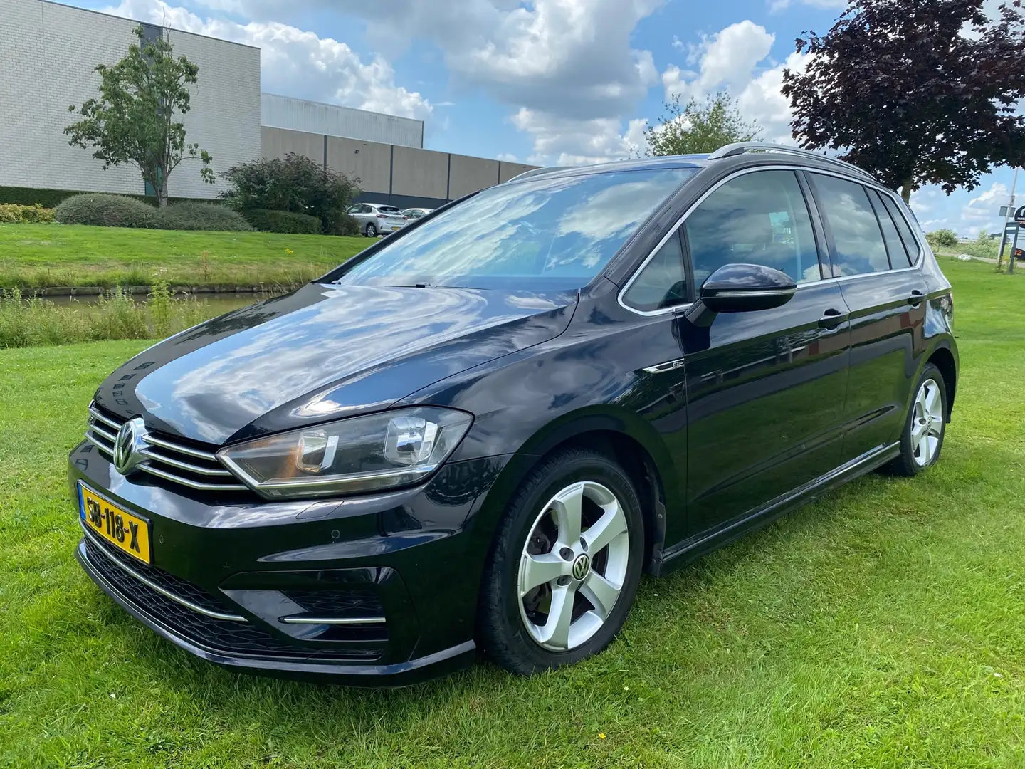 Volkswagen Golf Sportsvan 2017 * 2.0 TDI Highline * LMV * AIRCO * NAV Zwart - 1