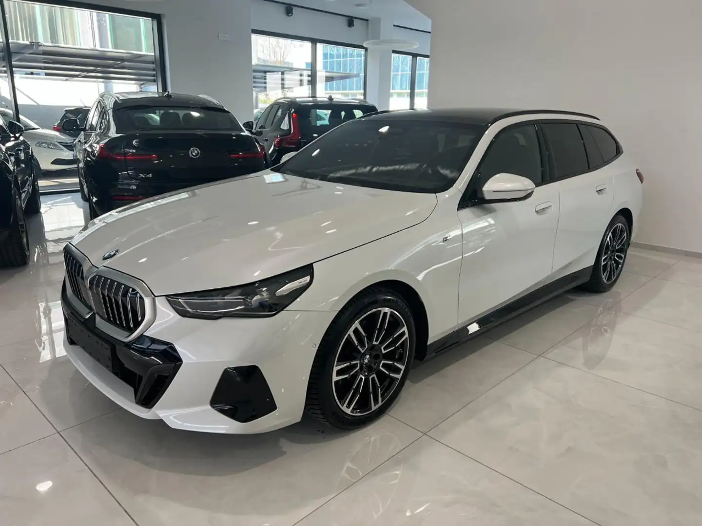 BMW 520 d 48V sDrive Touring Msport FULL OPTIONAL Bianco - 2