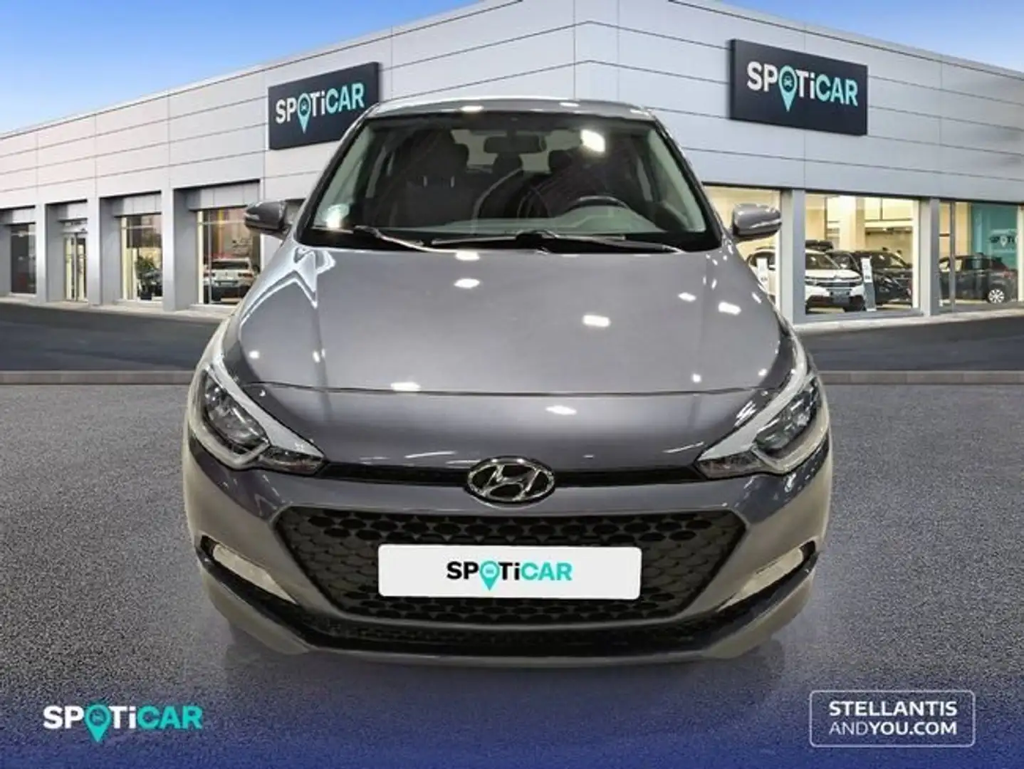 Hyundai i20 1.4 MPI Link Aut. Gris - 2