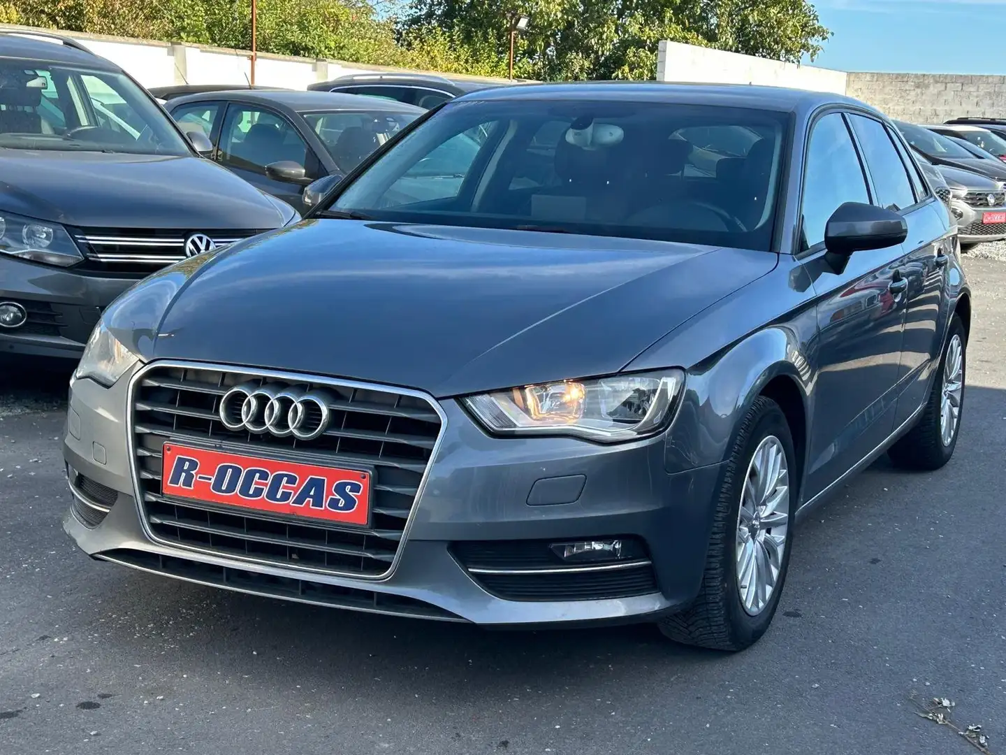 Audi A3 A3 Sportback 1.6 TDi CUIR/NAVIGATION/CLIM AUTO Grijs - 1