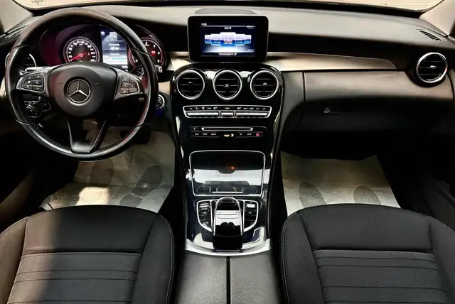 Mercedes-Benz C view 14